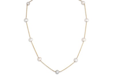Lot 61 - A CULTURED PEARL NECKLACE, the pearls linked...