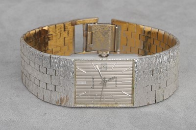 Lot 167 - AN 'ACCURIST' WRISTWATCH, with bracelet strap,...