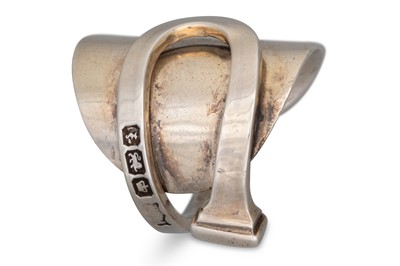 Lot 74 - A SILVER RING, hallmarked Sheffield 1917,...