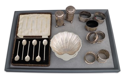Lot 427 - A MISCELLANEOUS COLLECTION OF SILVER...