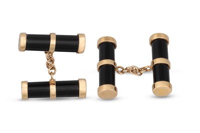 Lot 96 - A PAIR OF YELLOW GOLD AND ONYX CUFFLINKS, bar...