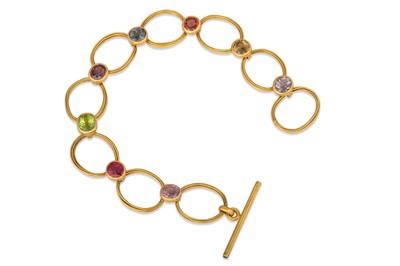 Lot 217 - AN 18CT YELLOW GOLD OPEN LINK BRACELET, set...