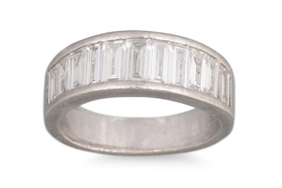 Lot 342 - A DIAMOND HALF ETERNITY RING, the graduated...
