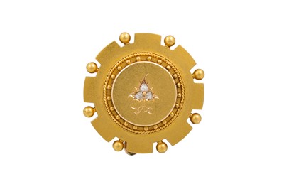 Lot 194 - A VINTAGE 15CT GOLD DIAMOND SET BROOCH, of...