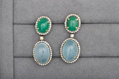 Lot 67 - A PAIR OF CABOCHON EMERALD AND AQUAMARINE DROP...
