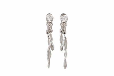 Lot 117 - A PAIR OF DIAMOND SET DROP CLUSTER EARRINGS,...