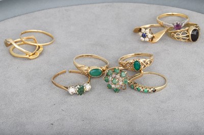 Lot 38 - A COLLECTION OF ELEVEN 9CT YELLOW GOLD STONE...