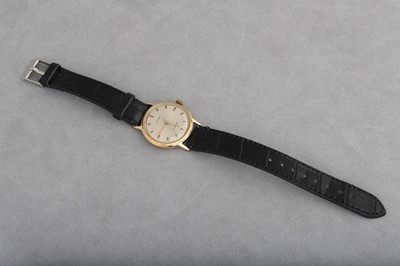 Lot 181 - A TIMEX WRISTWATCH, baton markers, on...