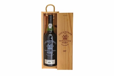 Lot 198 - A BOTTLE OF COCKBURNS LATE VINTAGE PORT 1987,...