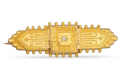 Lot 125 - AN ANTIQUE 15CT GOLD & DIAMOND SET BROOCH, set...