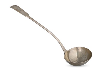 Lot 414 - A GEORGE IV ENGLISH SILVER FIDDLE PATTERN SOUP...
