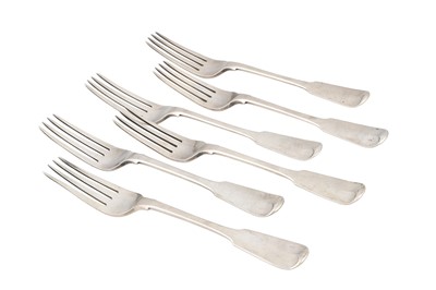 Lot 499 - A SET OF SIX GEORGE III SILVER IRISH FIDDLE...