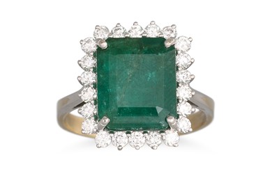 Lot 329 - AN EMERALD AND DIAMOND CLUSTER RING, mounted...