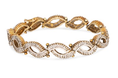 Lot 393 - A DIAMOND SET OVAL LINK BRACELET, 19.5 g.