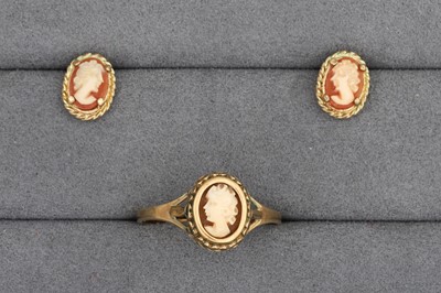 Lot 19 - A PAIR OF 9CT GOLD MOUNTED CAMEO EARRINGS,...