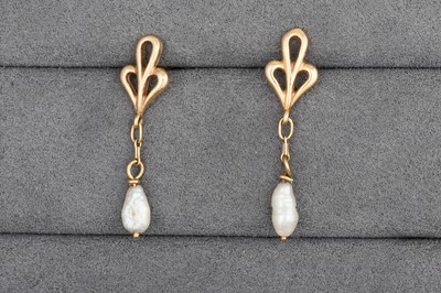 Lot 21 - A PAIR OF DROP EARRINGS, in 9ct gold