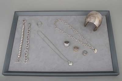 Lot 165 - A COLLECTION OF SILVER JEWELLERY, to include...