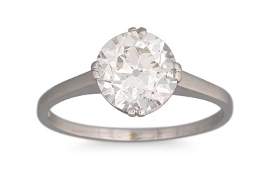 Lot 325 - AN ANTIQUE DIAMOND SOLITAIRE RING, the...