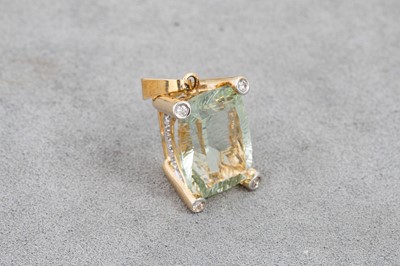 Lot 145 - A GREEN QUARTZ AND DIAMOND PENDANT, mounted in...