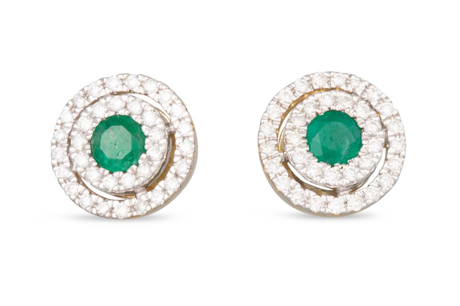 Lot 26 - A PAIR OF EMERALD AND DIAMOND CLUSTER EARRINGS,...