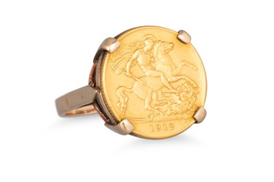 Lot 443 - A GOLD ENGLISH HALF COIN SOVEREIGN, 1912,...