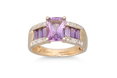 Lot 97 - AN AMETHYST AND DIAMOND CLUSTER RING, the...