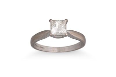 Lot 167 - A DIAMOND SOLITAIRE RING, the princess cut...