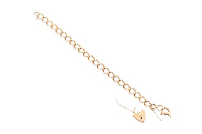 Lot 6 - A 9CT YELLOW GOLD CURB LINK BRACELET, padlock...