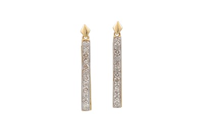 Lot 138 - A PAIR OF DIAMOND SET DROP EARRINGS,...