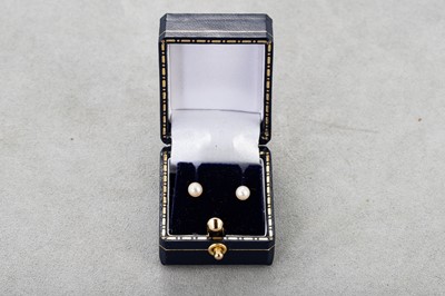 Lot 81 - A PAIR OF CULTURED PEARL STUD EARRINGS, pearls...