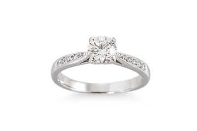 Lot 245 - A DIAMOND SOLITAIRE RING, to diamond set...