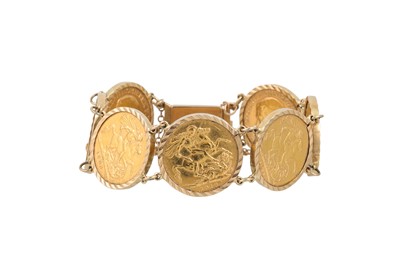 Lot 407 - A BRACELET SET WITH  SEVEN FULL GEORGE V GOLD...