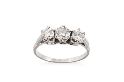Lot 42 - A DIAMOND THREE STONE RING, mounted in 18ct...