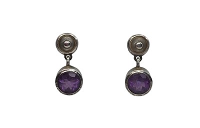 Lot 4 - A STERLING SILVER STONE SET PENDANT, by Niamh...
