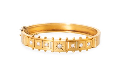 Lot 164 - AN ANTIQUE 20CT GOLD ETRUSCAN REVIVAL DIAMOND...