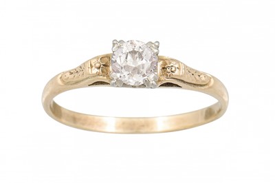 Lot 108 - A DIAMOND SOLITAIRE RING, the old cut diamond...