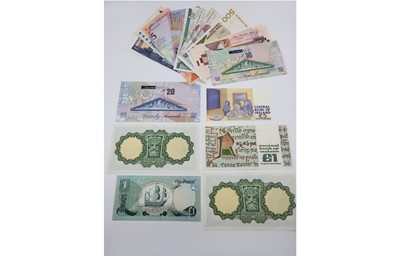 Lot 477 - A COLLECTION OF 7 IRISH BANKNOTES, to include...