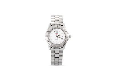 Lot 411 - A LADY'S STAINLESS STEEL TAG HEUR PROFESSIONAL...