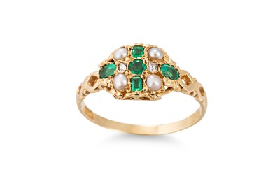 Lot 188 - A VICTORIAN EMERALD, DIAMOND AND PEARL RING,...