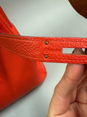 Lot 466 - AN HERMÉS KELLY II RETOURNE 35 HANDBAG,...