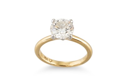 Lot 354 - A DIAMOND SOLITAIRE RING, the brilliant cut...