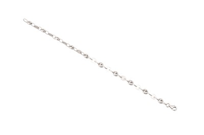Lot 231 - AN 18CT WHITE GOLD BRACELET, 5 g