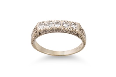 Lot 263 - A FIVE STONE DIAMOND RING, mounted in 14ct...
