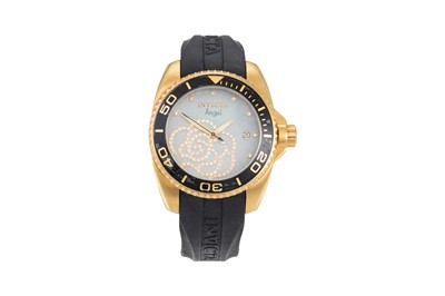 Lot 13 - AN INVICTA WRISTWATCH, black rubber strap