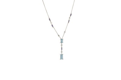 Lot 375 - AN AQUAMARINE PENDANT, the two rectangular...