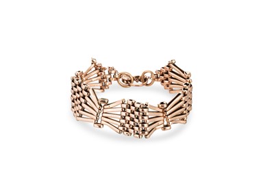 Lot 258 - A 9CT ROSE GOLD GATE LINK BRACELET, padlock...