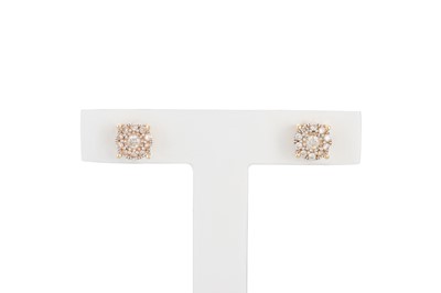 Lot 291 - A PAIR OF DIAMOND SET CLUSTER EARRINGS,...