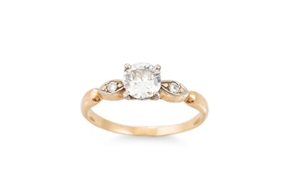 Lot 396 - A DIAMOND SOLITAIRE RING, the brilliant cut...
