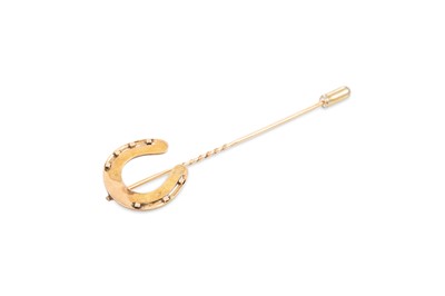 Lot 401 - A VINTAGE 18CT GOLD HORSE SHOE PIN, pin is 9ct