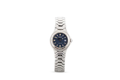 Lot 399 - A LADY'S LONGINES WRISTWATCH, black dial and date